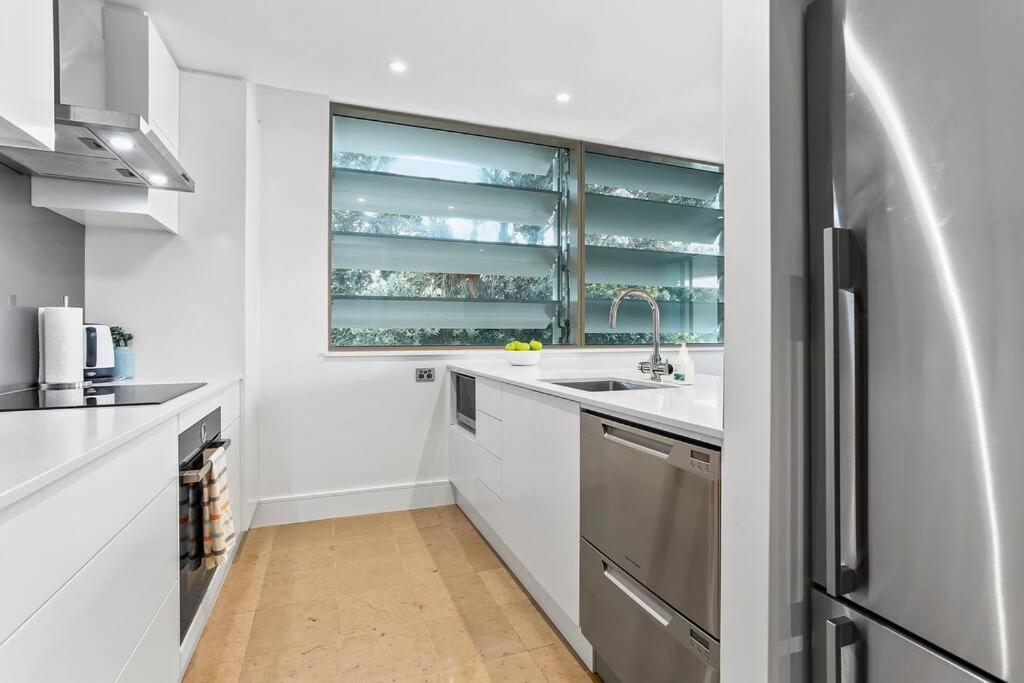 Elegant & Sunny Living With Stunning Marina Views Apartment Auckland Exterior photo