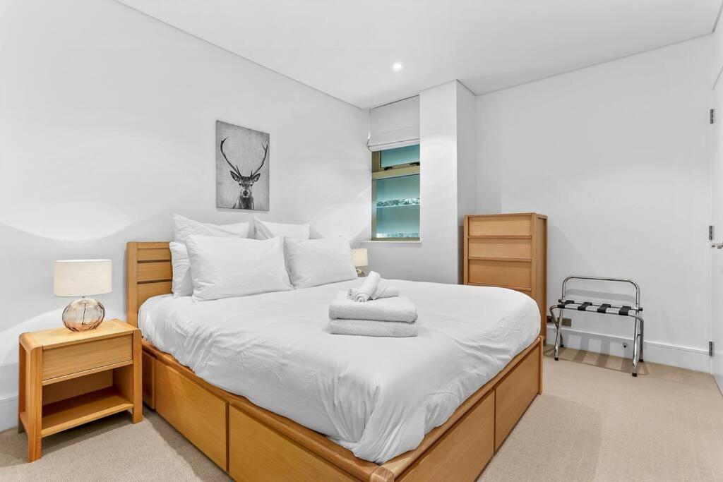 Elegant & Sunny Living With Stunning Marina Views Apartment Auckland Exterior photo