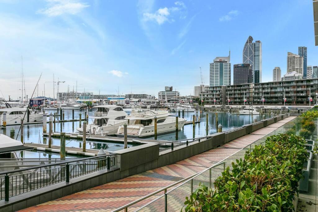 Elegant & Sunny Living With Stunning Marina Views Apartment Auckland Exterior photo